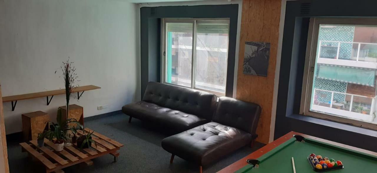La Bamba Student Hostel บัวโนสไอเรส ภายนอก รูปภาพ